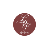 logo-hotel-pigeonnier-du-perron-chatellerault-reference-client-kouta-services Logo de l’hôtel Le Pigeonnier du Perron, client accompagné par KOUTA SERVICES en formation digitale « Réussir sa communication sur les réseaux sociaux ».
